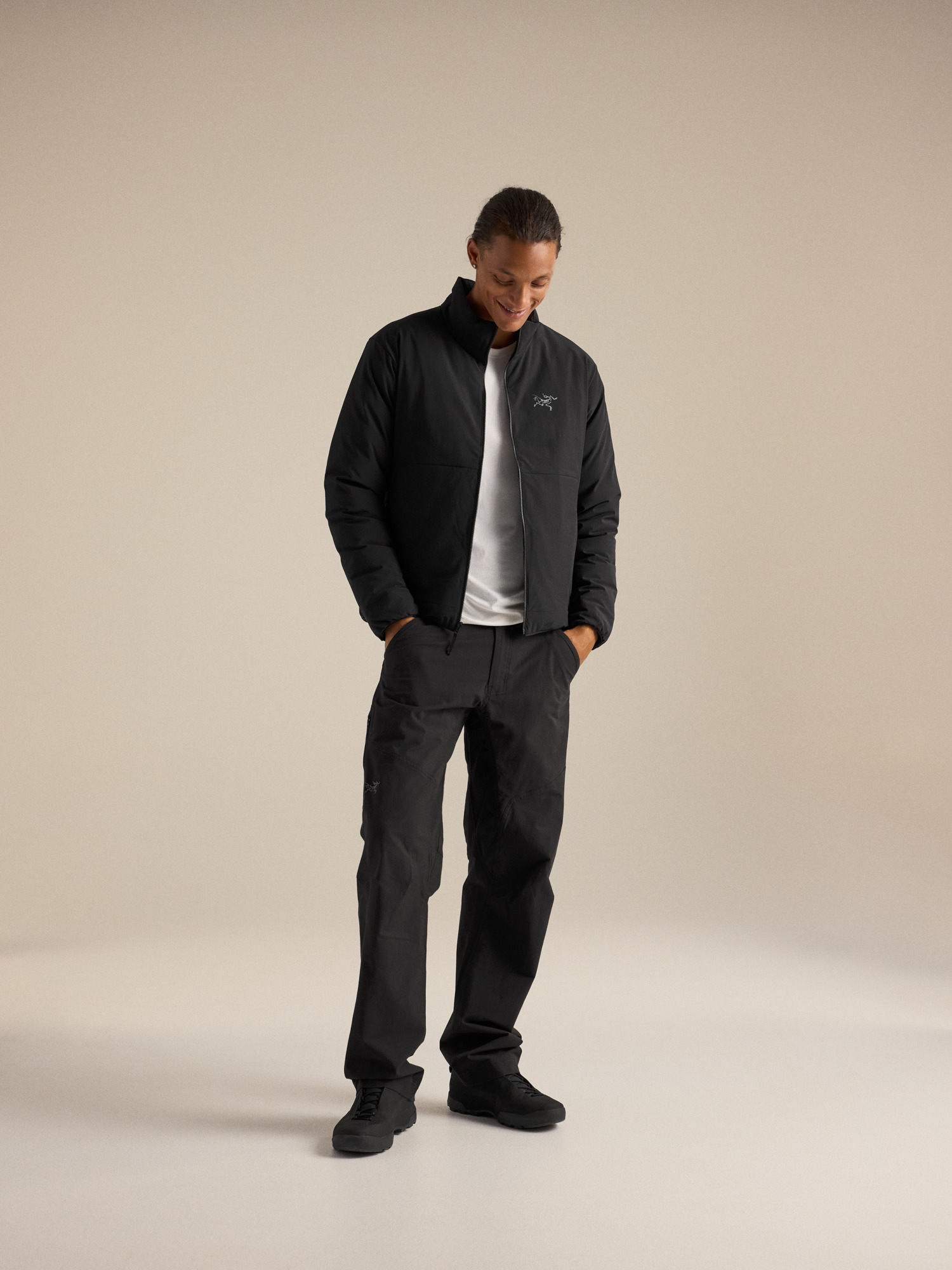 Product Image https://product.arcteryx.co.kr/images/products/686774/F26_X000010734_details_Kylan_Down_Jacket_Black_Hover.jpg
