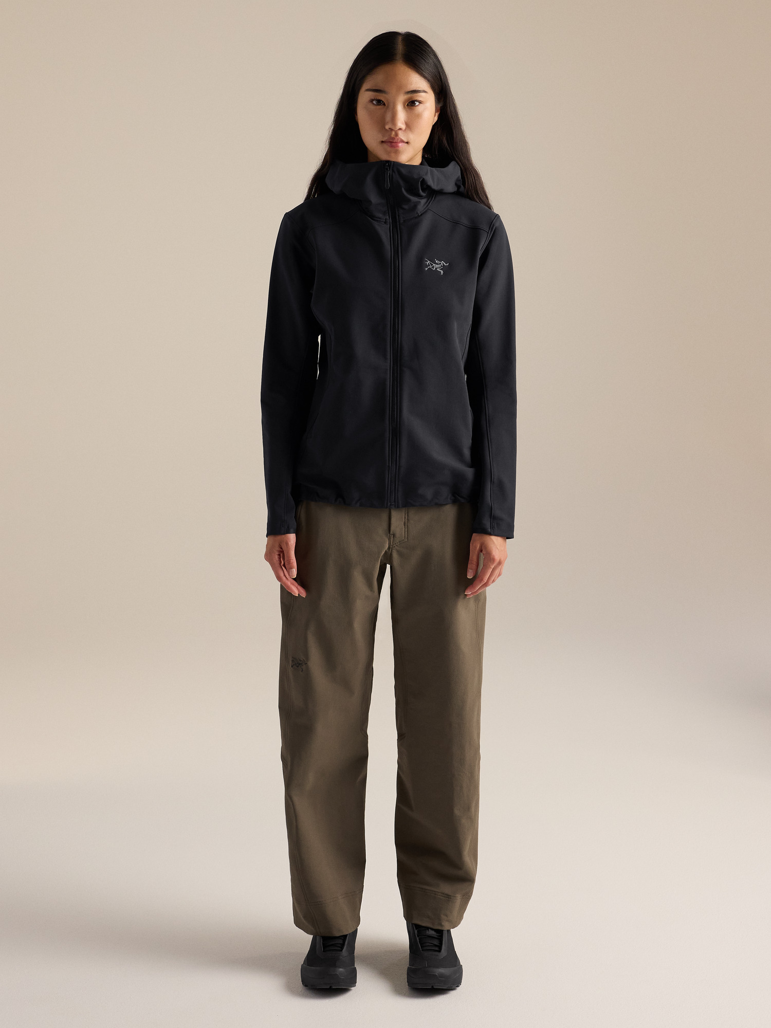 Product Image https://product.arcteryx.co.kr/images/products/686816/F26_X000010561_details_Gamma_Hoody_Black_Women_s_Full_Body.jpg