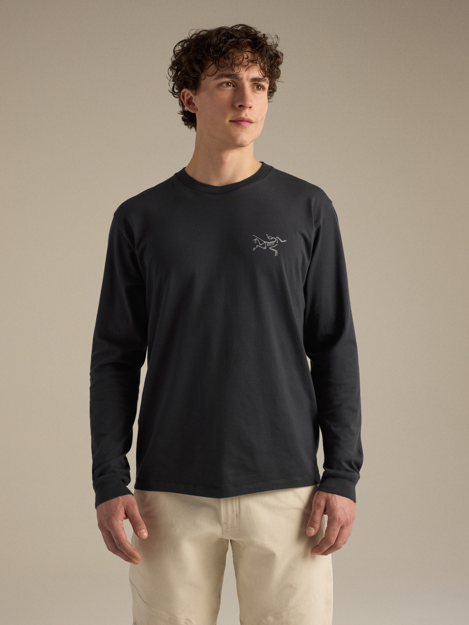 Product Image https://product.arcteryx.co.kr/images/products/686868/F26_X000009536_details_Kragg_SL_Cotton_Shirt_LS_Black_Front_View.jpg