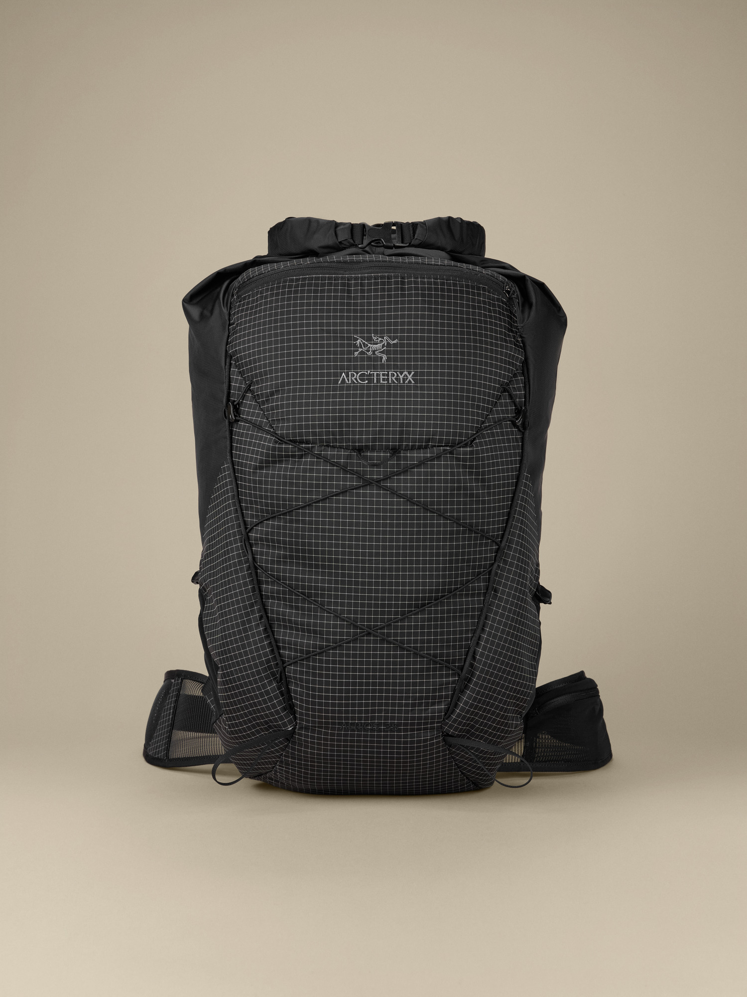 Product Image https://product.arcteryx.co.kr/images/products/686933/F26_X000010705_details_Aerios_35_Backpack_Black_Front.jpg