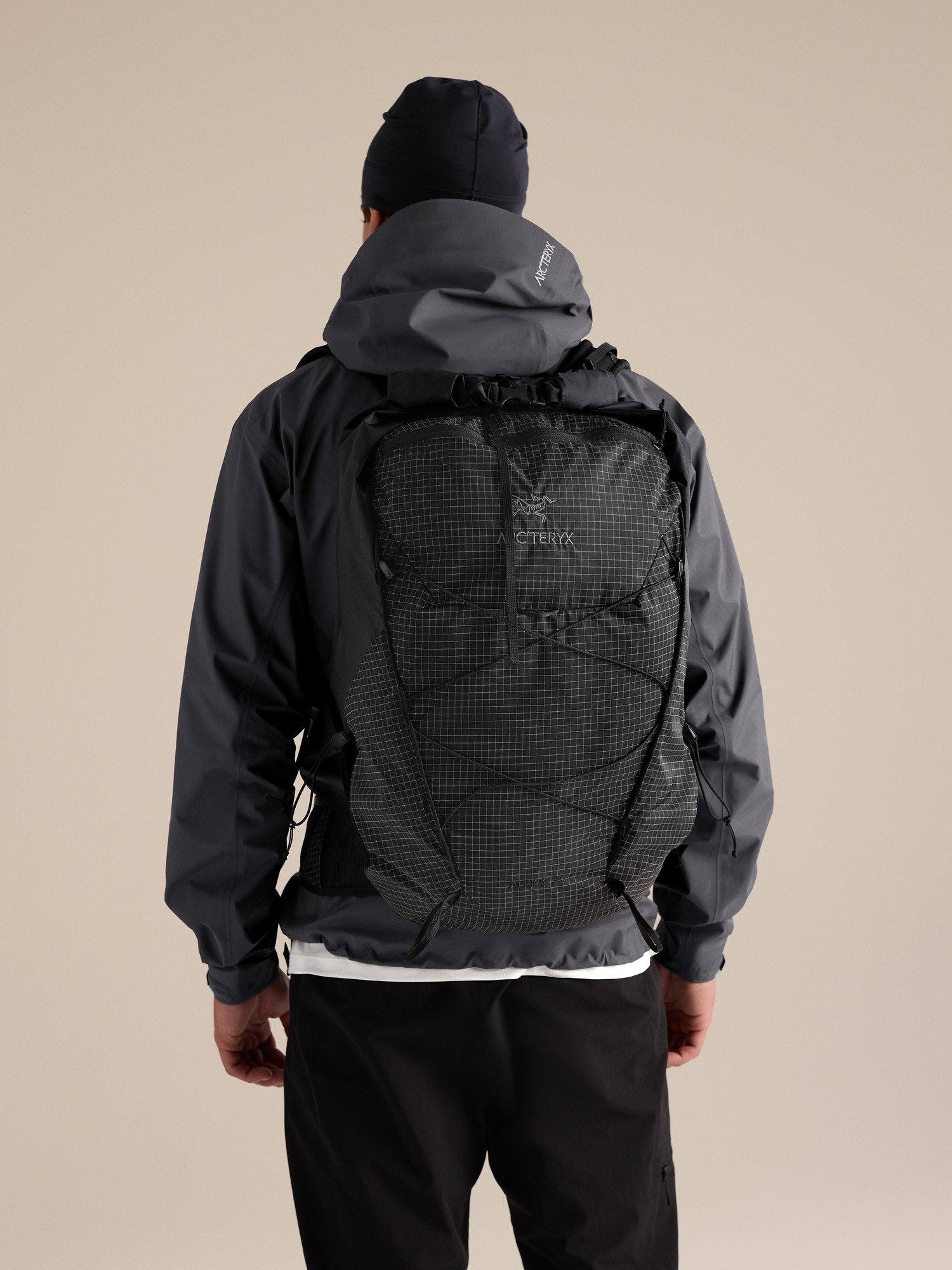 Product Image https://product.arcteryx.co.kr/images/products/686933/F26_X000010705_details_Aerios_35_Backpack_Black_Front_View.jpg