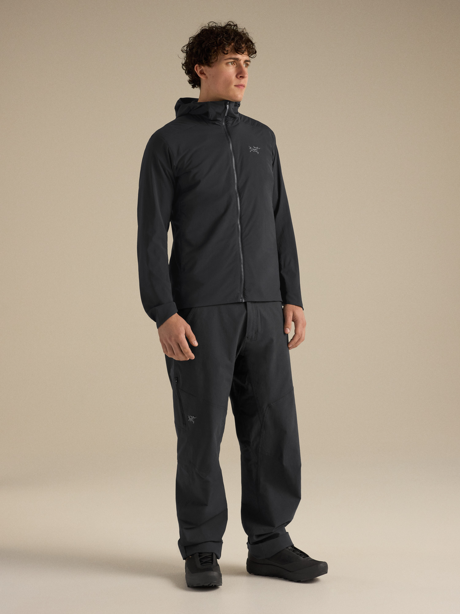 Product Image https://product.arcteryx.co.kr/images/products/686955/F26_X000009560_details_Atom_SL_Hoody_Black_Full_Body.jpg