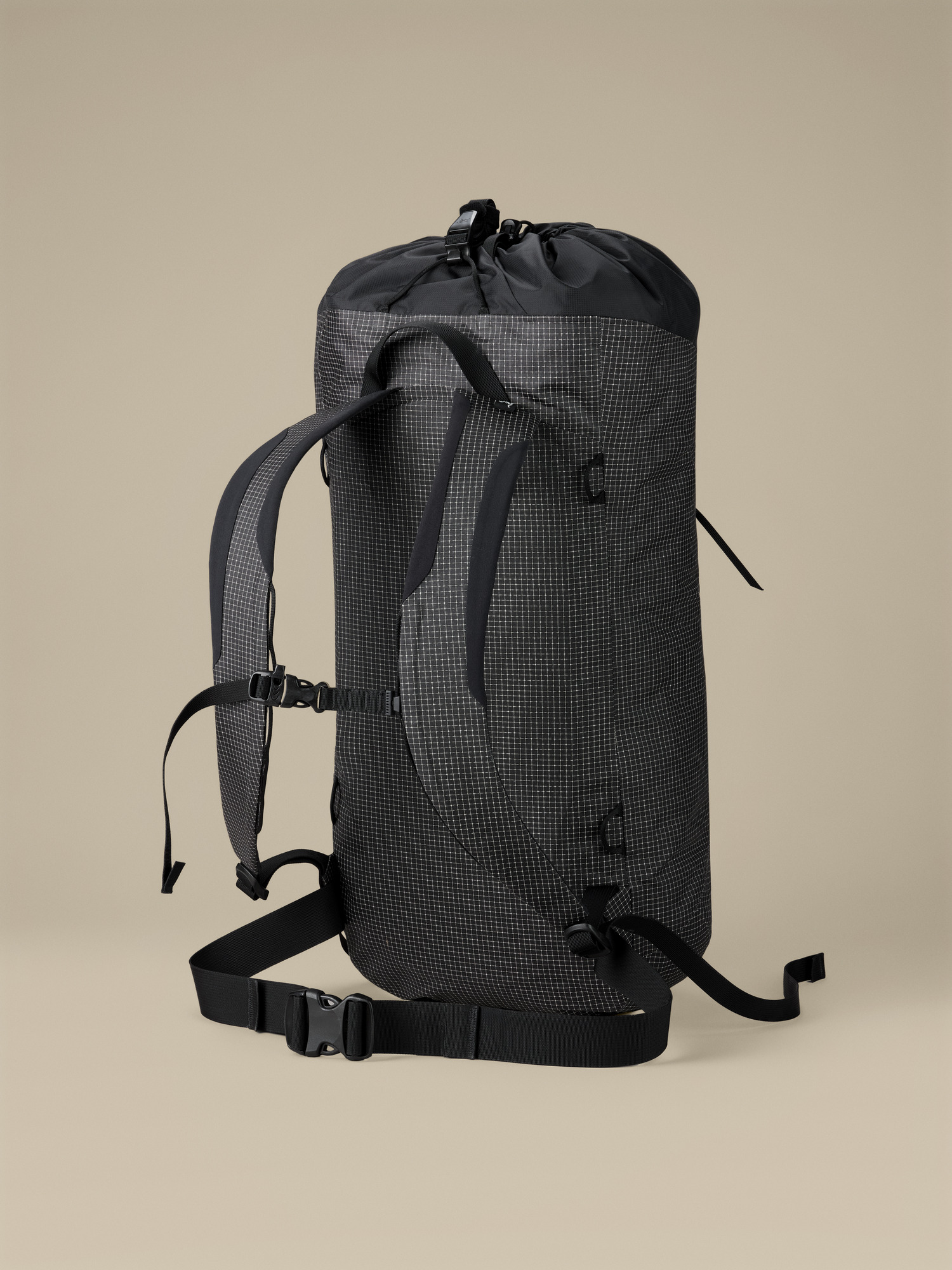 Product Image https://product.arcteryx.co.kr/images/products/686987/F26_X000010349_details_Alpha_FL_30_Backpack_Black_Back.jpg