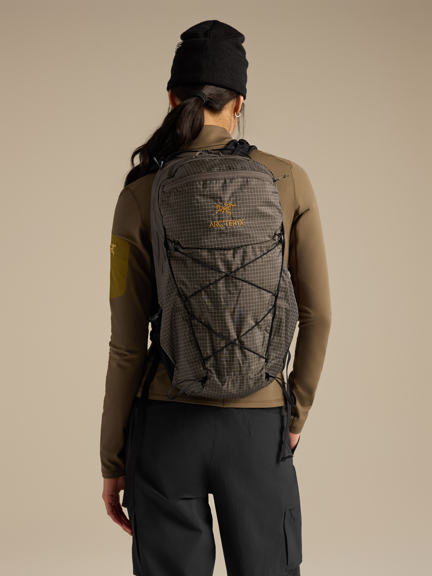 Product Image https://product.arcteryx.co.kr/images/products/687022/F26_X000010704_details_Aerios_18_Backpack_Mongoose_Nucleus_Front_View.jpg