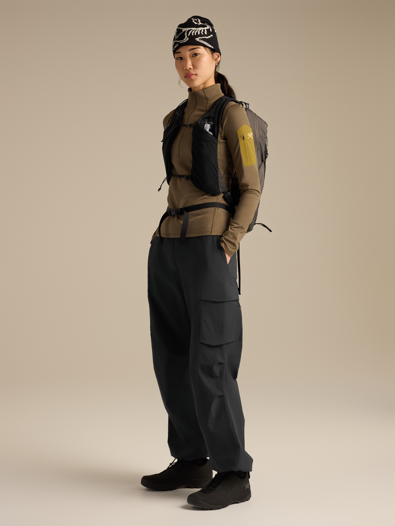 Product Image https://product.arcteryx.co.kr/images/products/687022/F26_X000010704_details_Aerios_18_Backpack_Mongoose_Nucleus_Hover.jpg